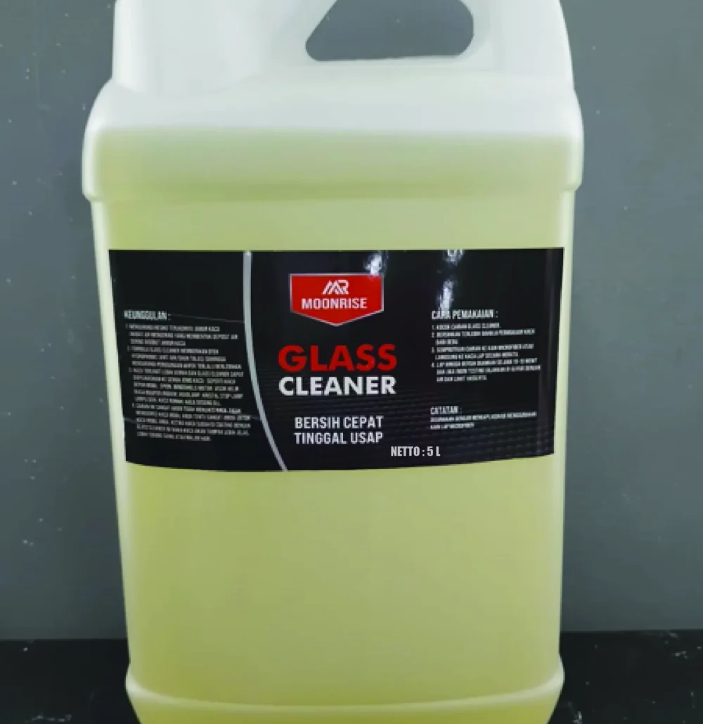 3. Glass Cleaner 01 Scaled 1.webp